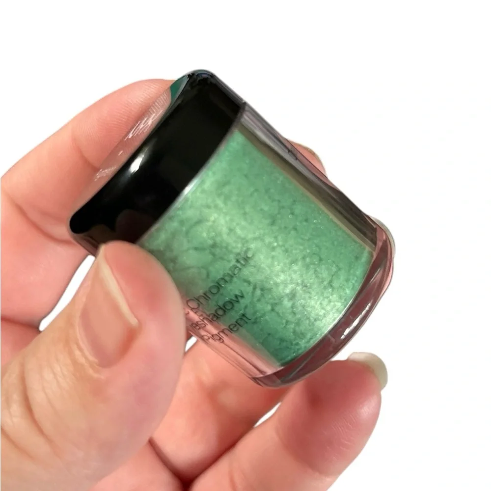 NYX Dramatic Chromatic Eyeshadow Pigment #38 Green Mermaidcore Discontinued NWT